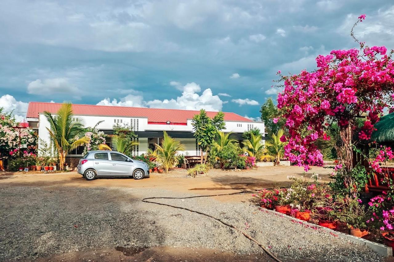 Airport View Hotel ビガン エクステリア 写真
